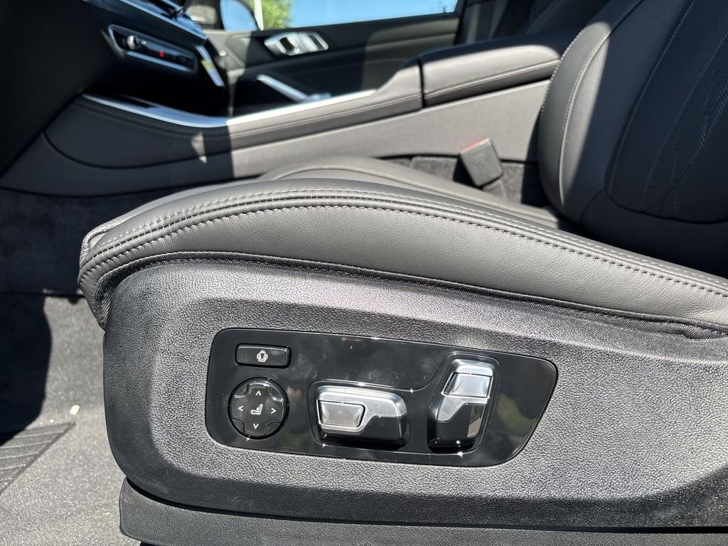 New 2026 Black Sapphire Metallic BMW xDrive50e image 14