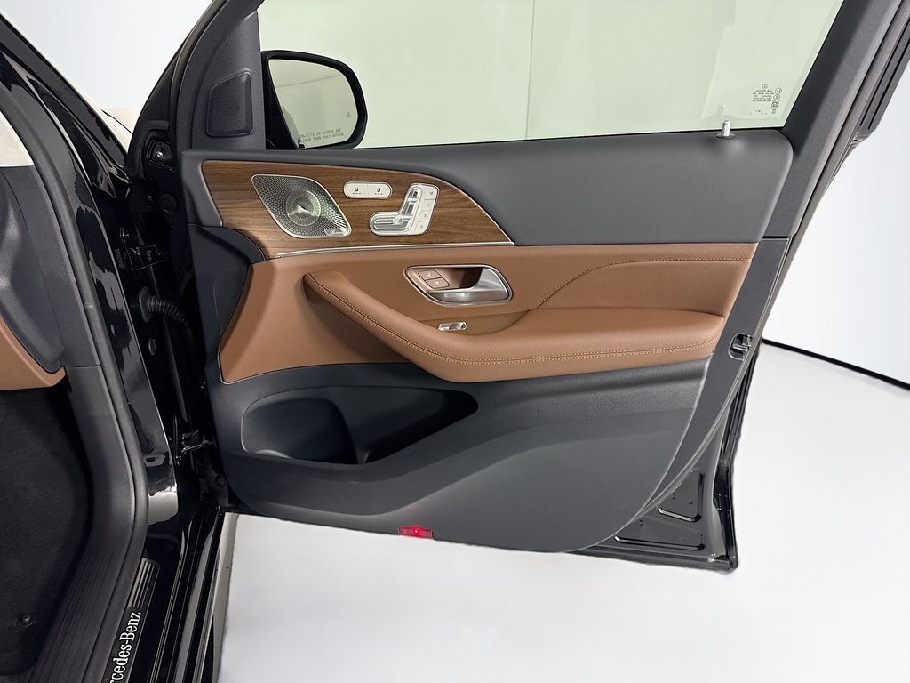 New 2026 Obsidian Black Metallic Mercedes-Benz GLS 450 image 27