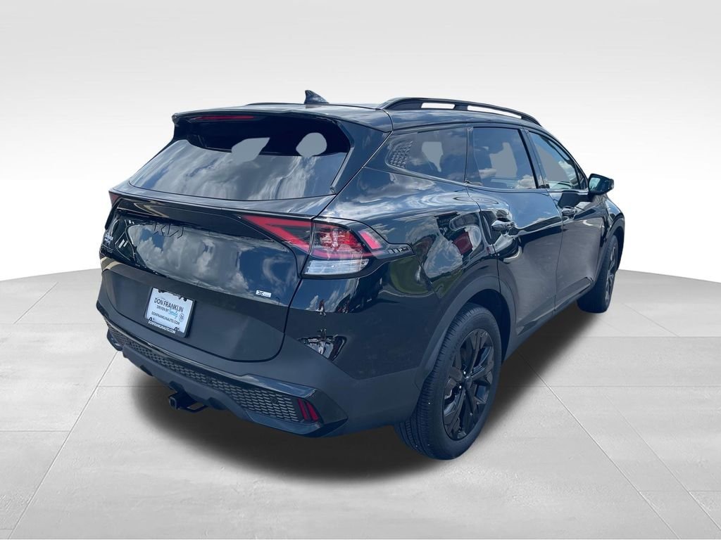Used 2025 Black Kia X-Line image 5