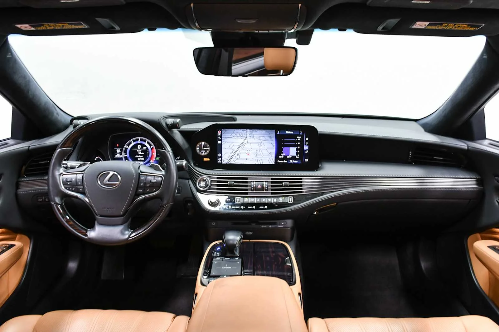 Certified Used 2022 Eminent White Pearl Lexus  image 17
