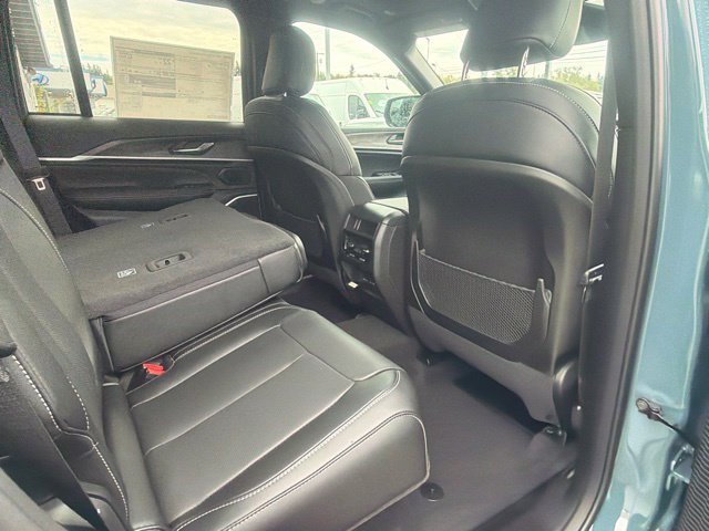 New 2027 Steel Blue Paint Jeep Limited Reserve image 12