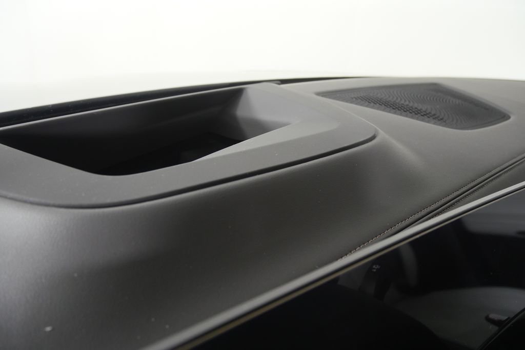 New 2026 Carbon Black Metallic BMW xDrive40i image 18