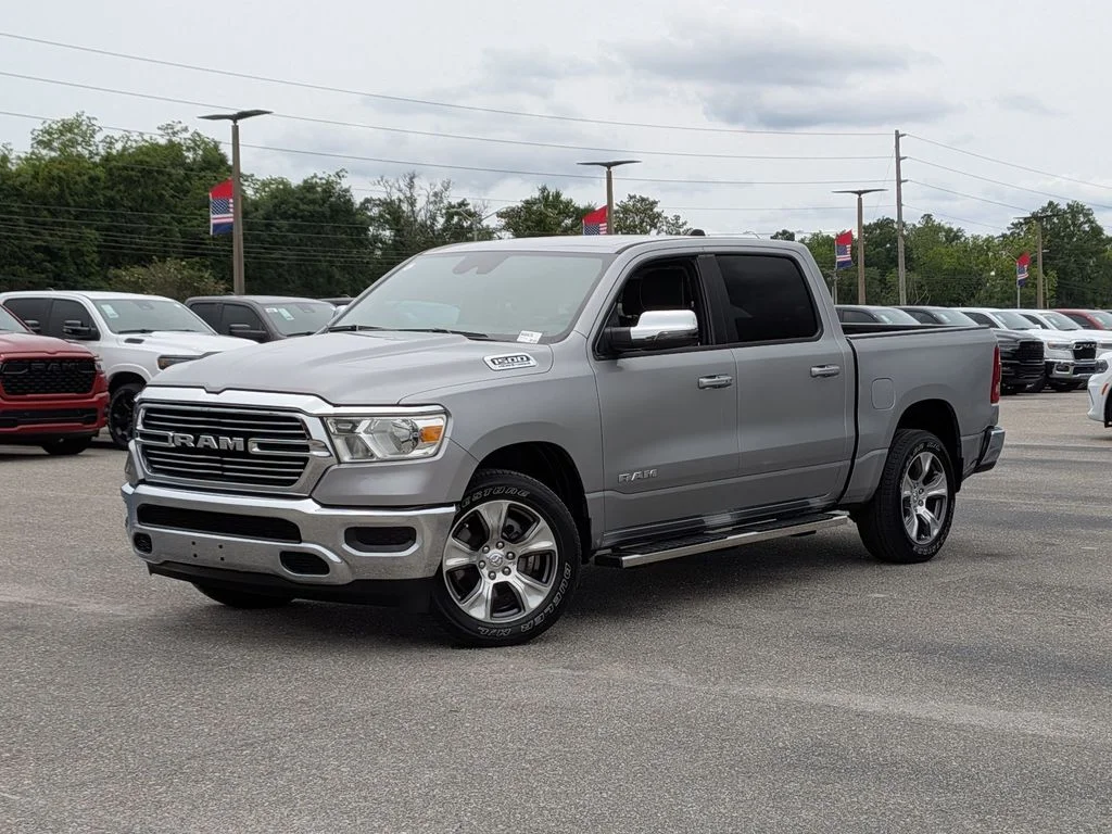 2024 RAM 1500 Laramie 4x4 Crew Cab 5'7's photo