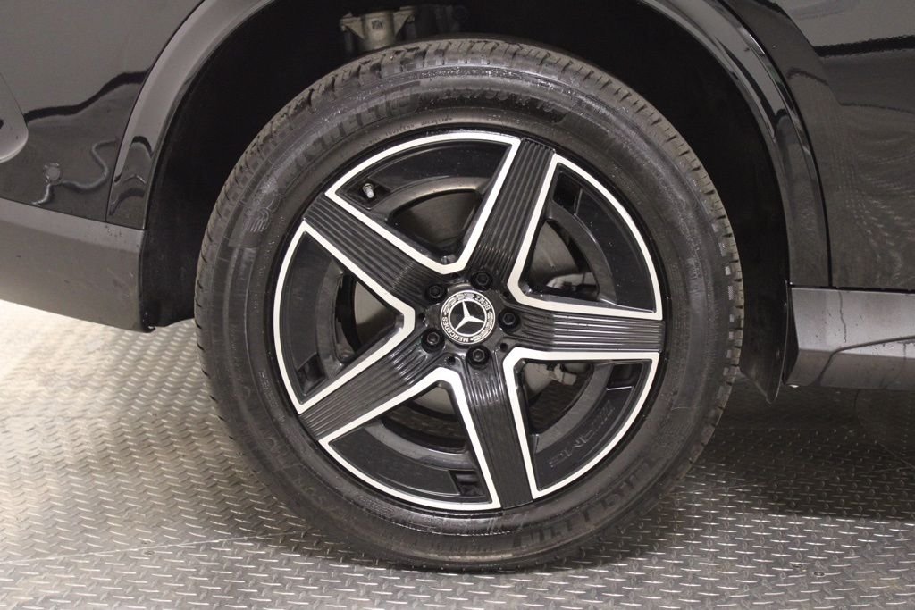 Used 2026 Black Mercedes-Benz GLC 300 image 13