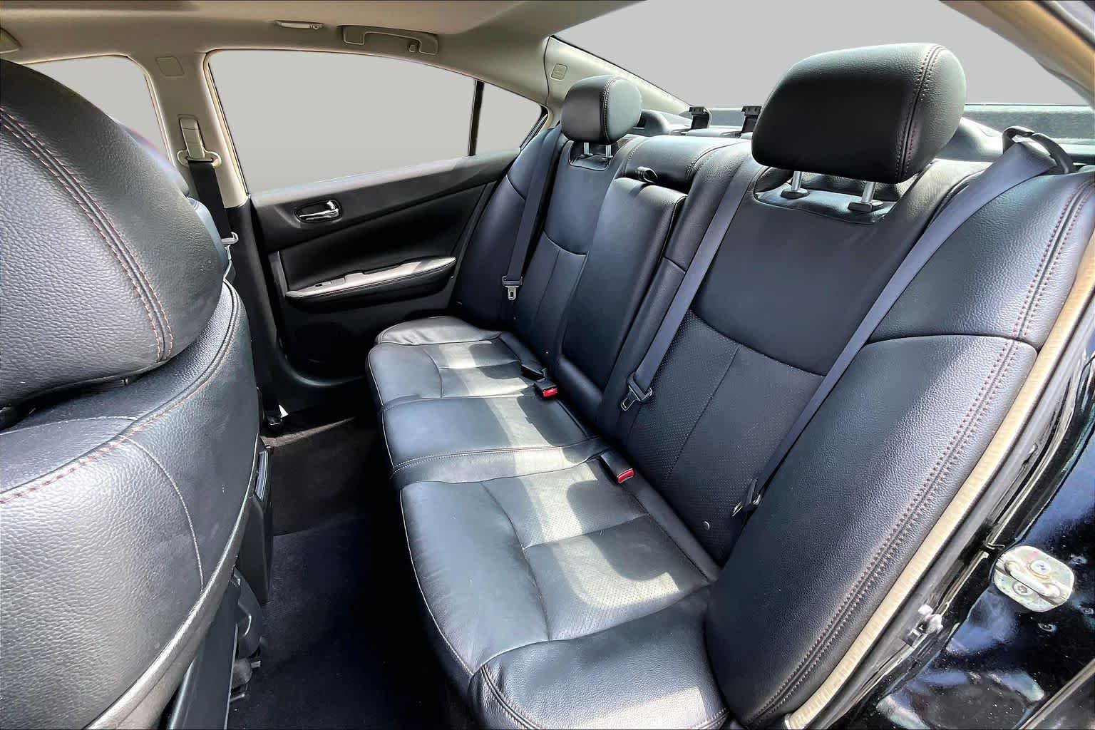 Used 2014 Super Black Nissan 3.5 SV image 18