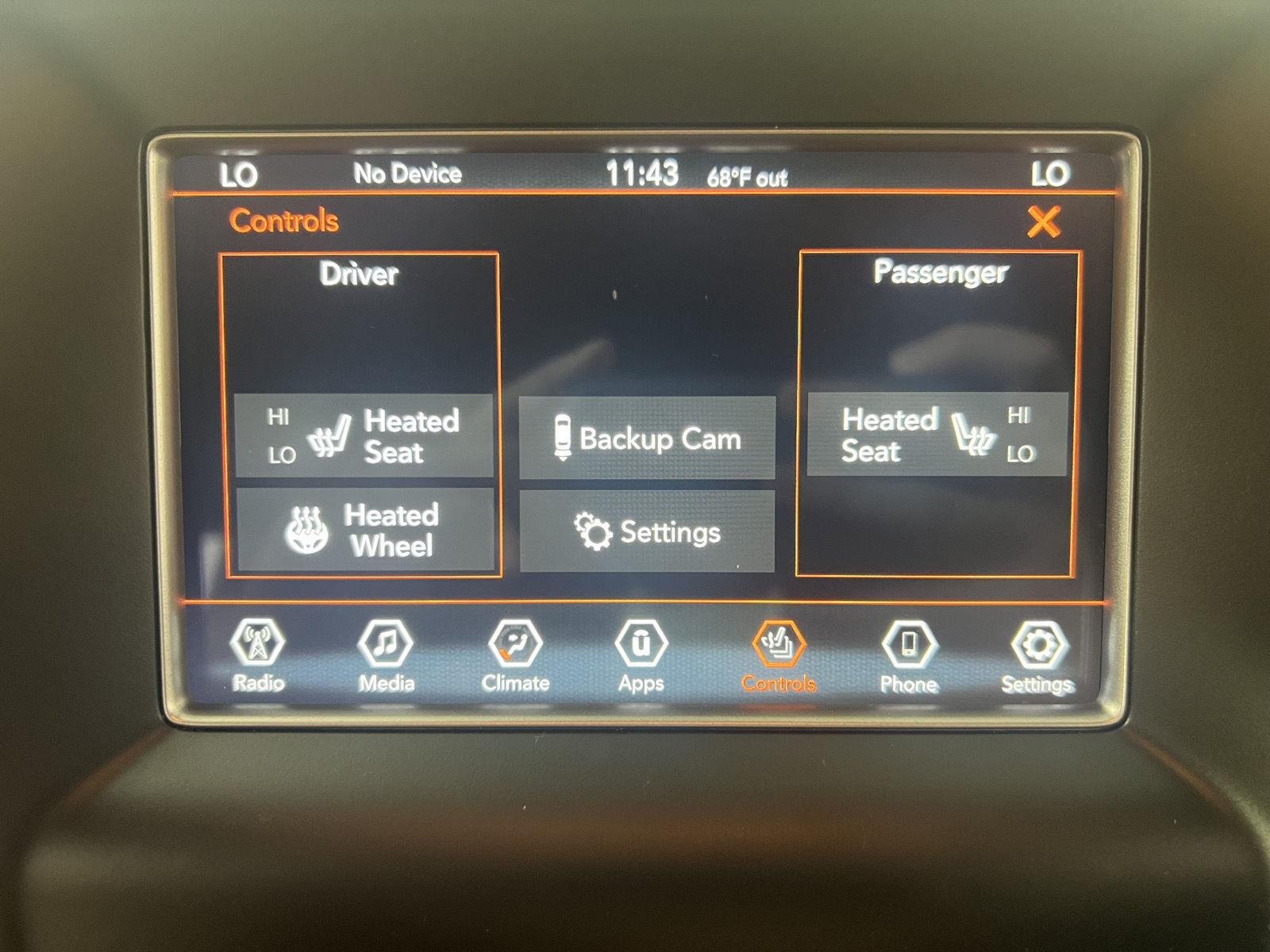 Used 2018 Diamond Black Crystal Pearlcoat Jeep Limited image 18