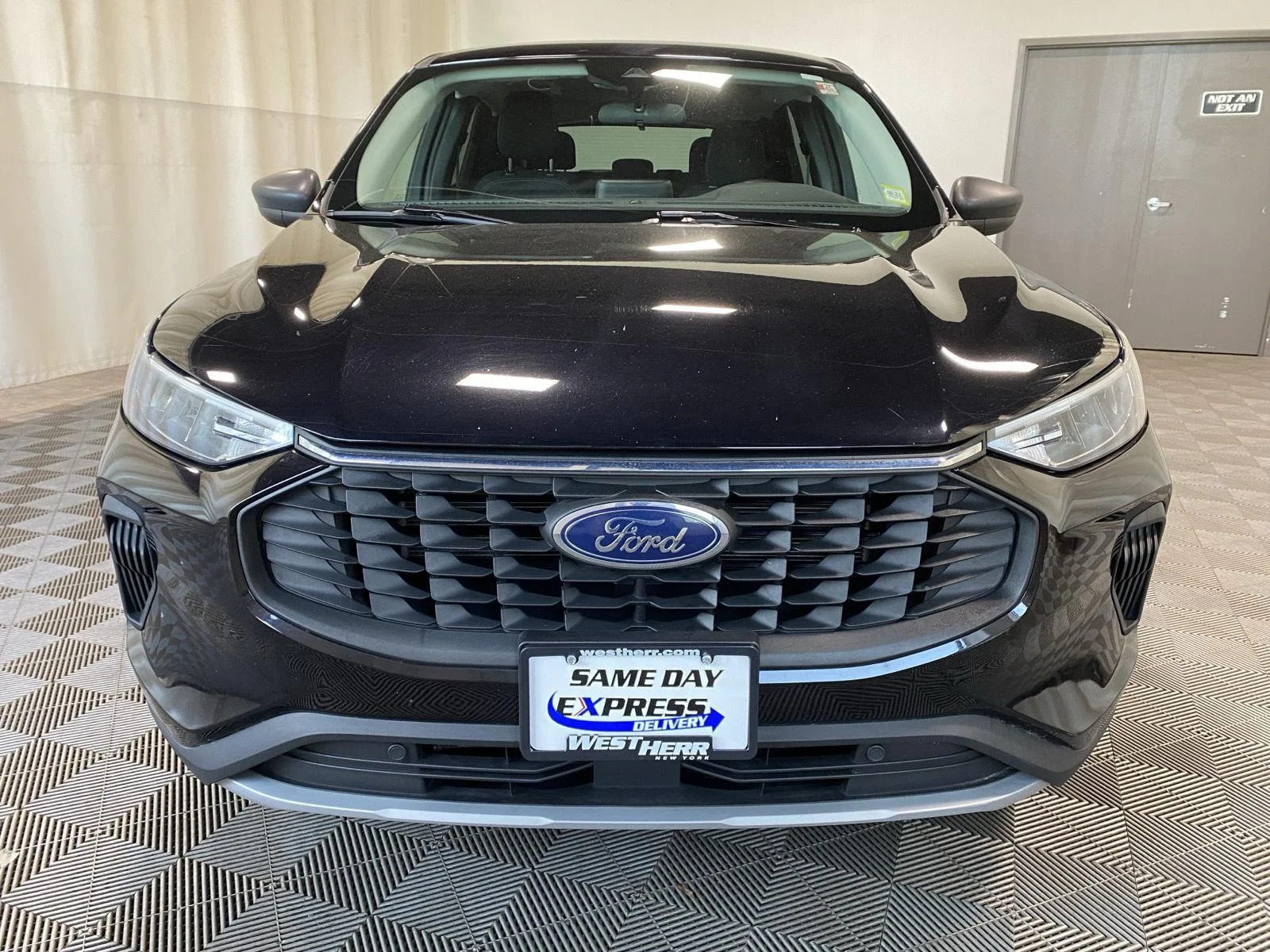 Used 2023 Agate Black Ford Active image 2