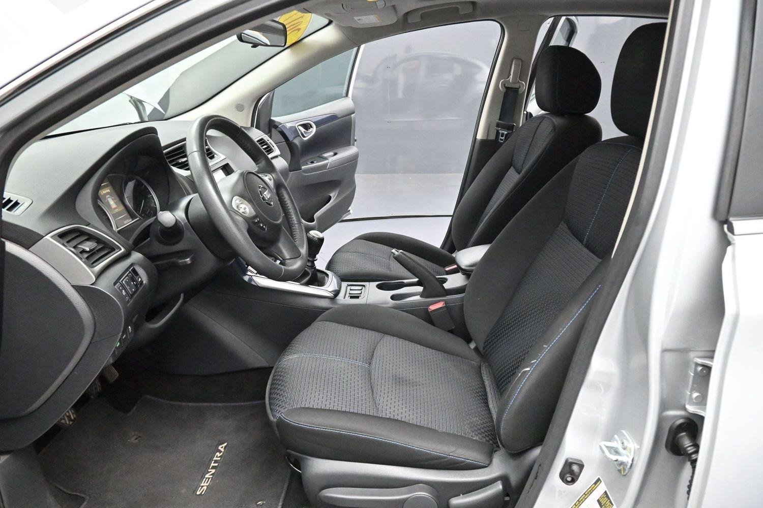 Used 2017 Brilliant Silver Nissan SR Turbo image 12