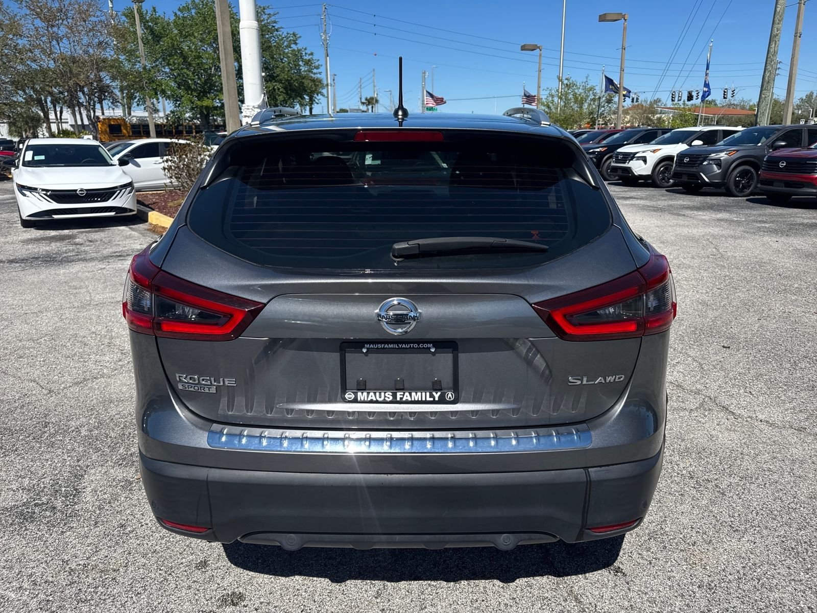 Used 2022 Gun Metallic Nissan SL image 6