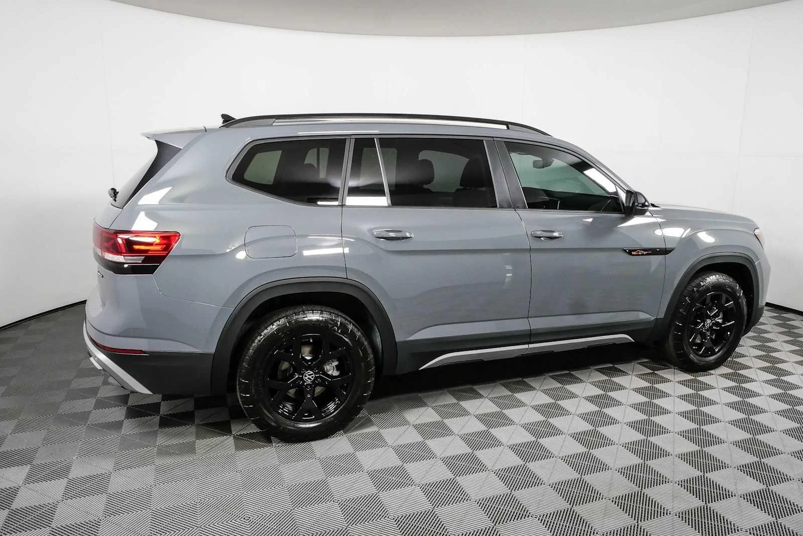 New 2026 Pure Gray Volkswagen 2.0T Peak Edition image 2