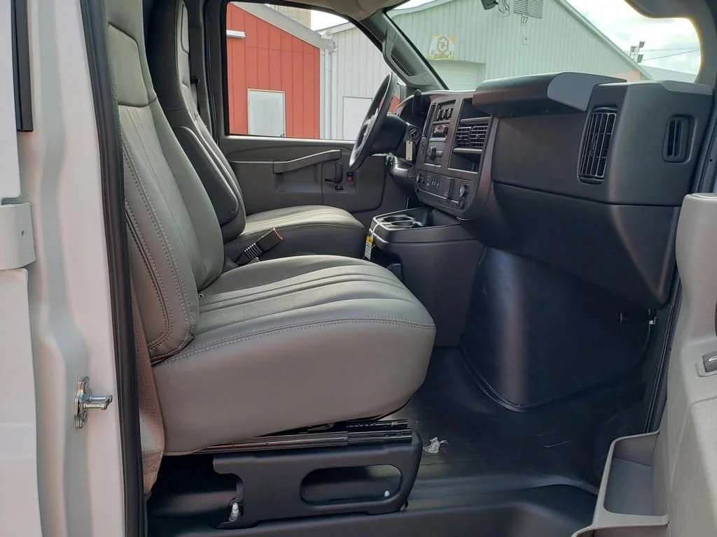 2025 Chevrolet Express Cargo Work Van - Photo 15