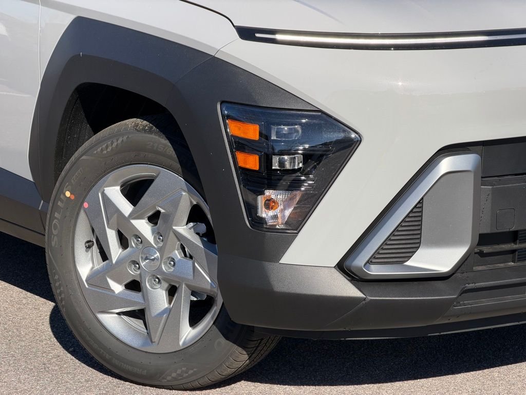 Used 2026 Gray Hyundai SE image 5