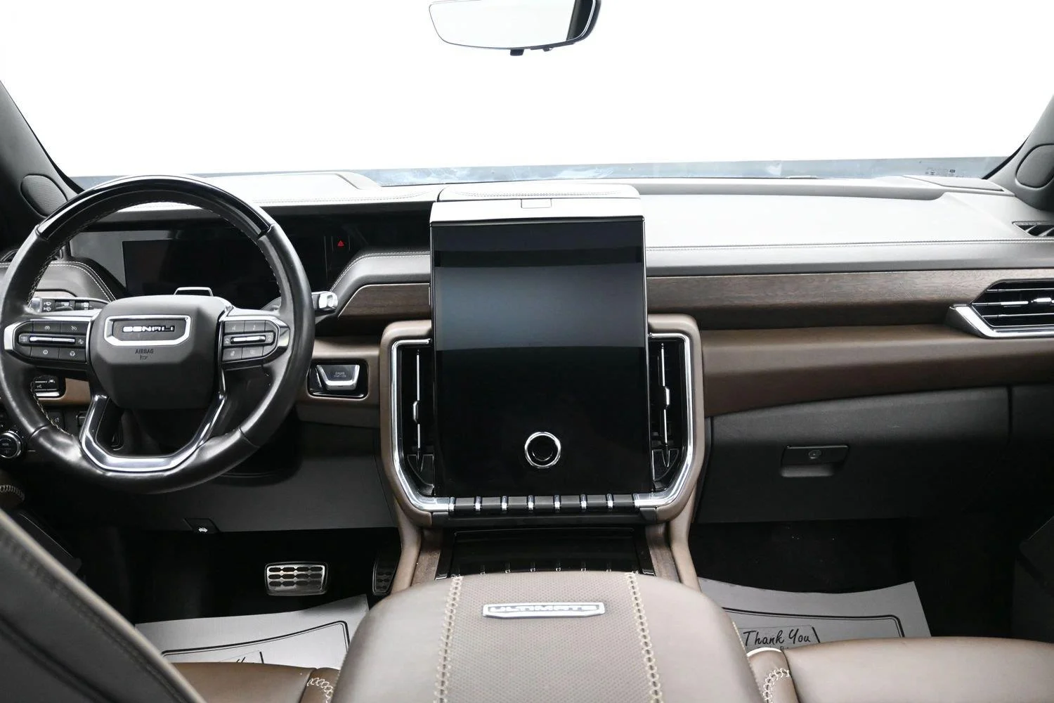 2025 GMC Yukon Denali Ultimate - Photo 16