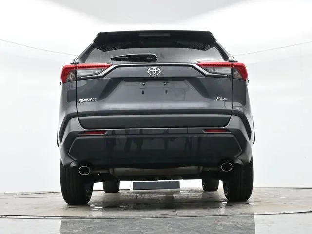 Used 2025 Magnetic Gray Met Toyota XLE image 27