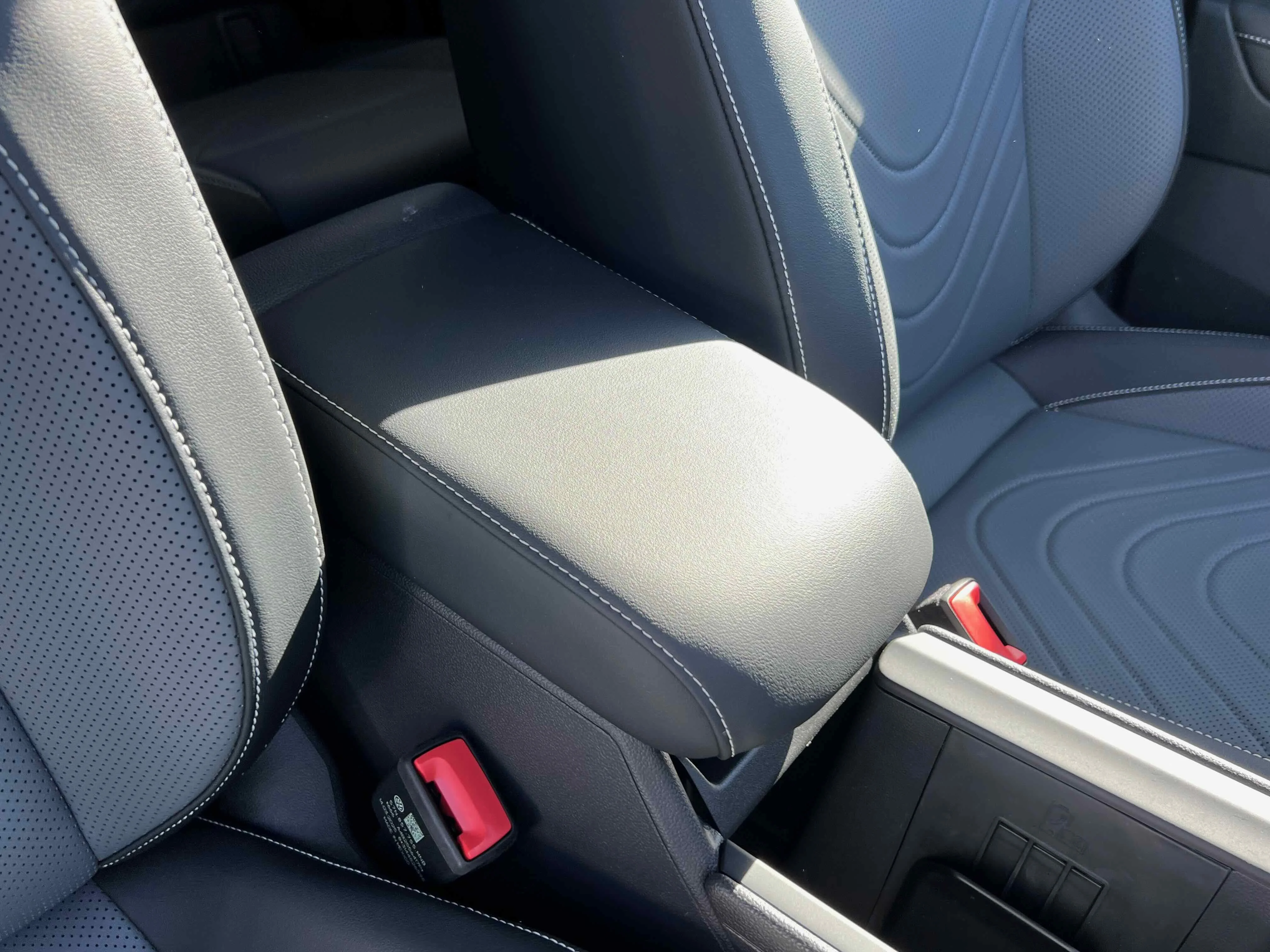 New 2025 Platinum Gray Volkswagen SE image 20