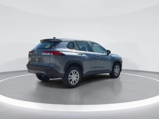 Used 2024  Toyota L image 8