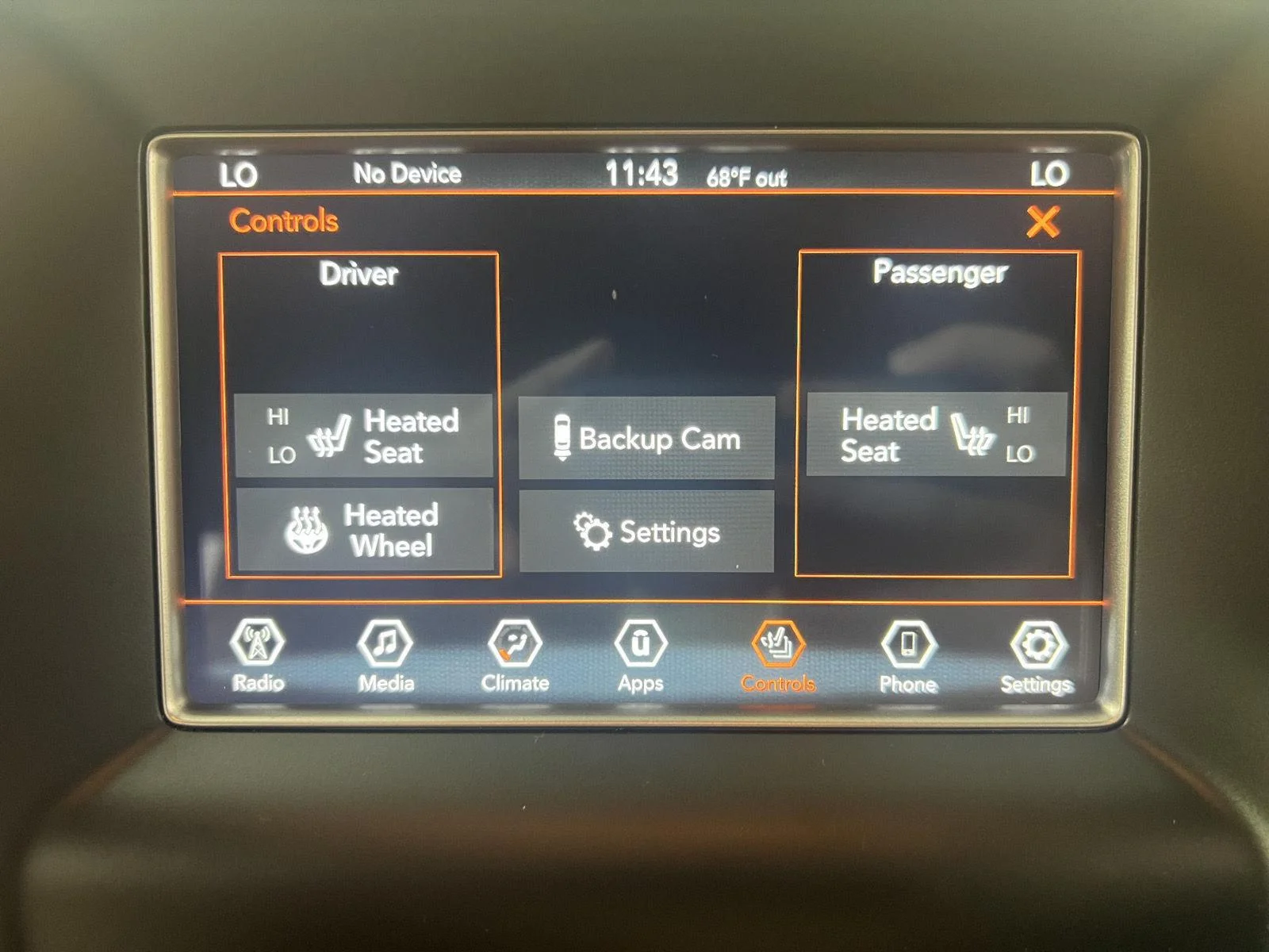 Used 2018 Diamond Black Crystal Pearlcoat Jeep Limited image 18