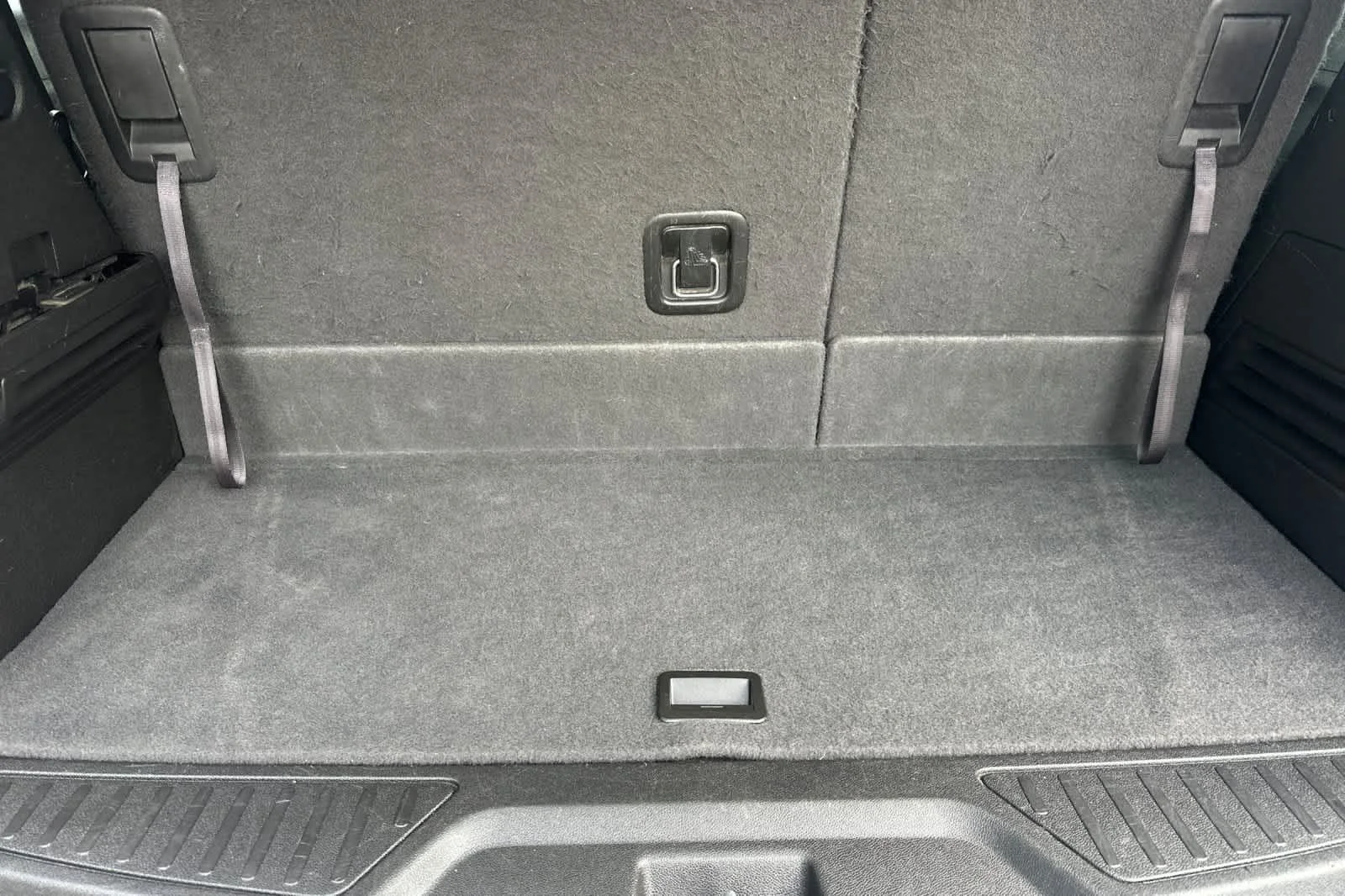 Used 2014 White Diamond Tricoat GMC SLT image 16
