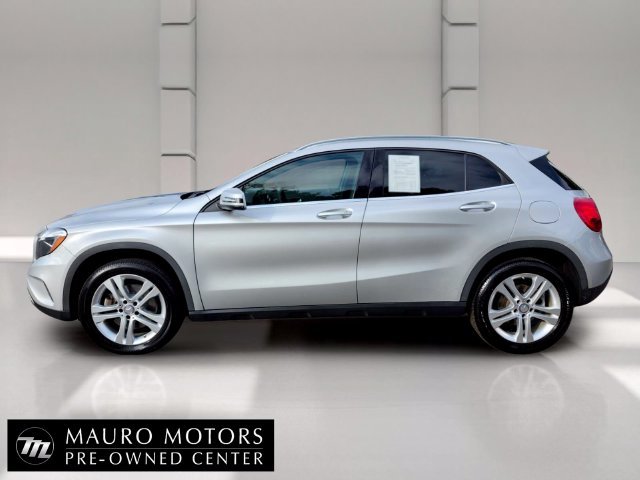 Used 2017 Silver Mercedes-Benz GLA 250 image 2