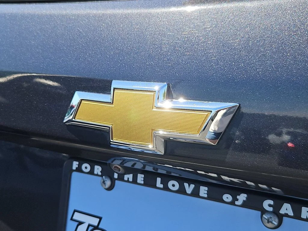 Used 2022 Iron Gray Metallic Chevrolet Premier image 25