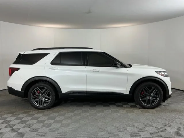 Used 2025 White Ford ST image 4