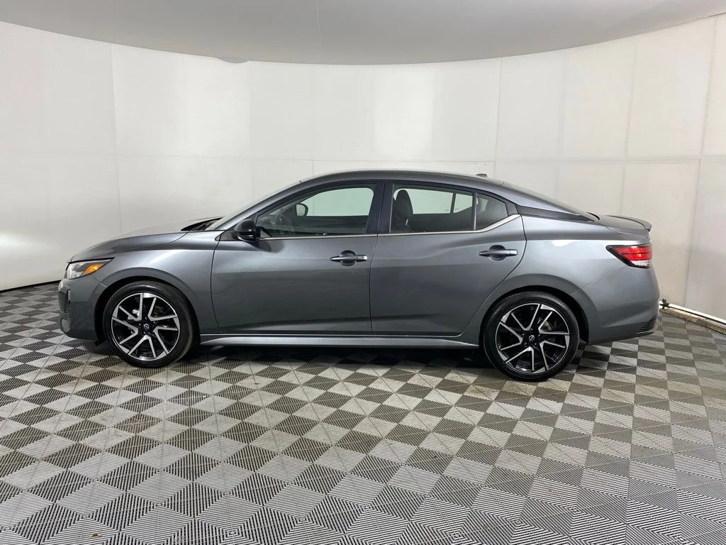 Used 2025 Gray Nissan SR image 7