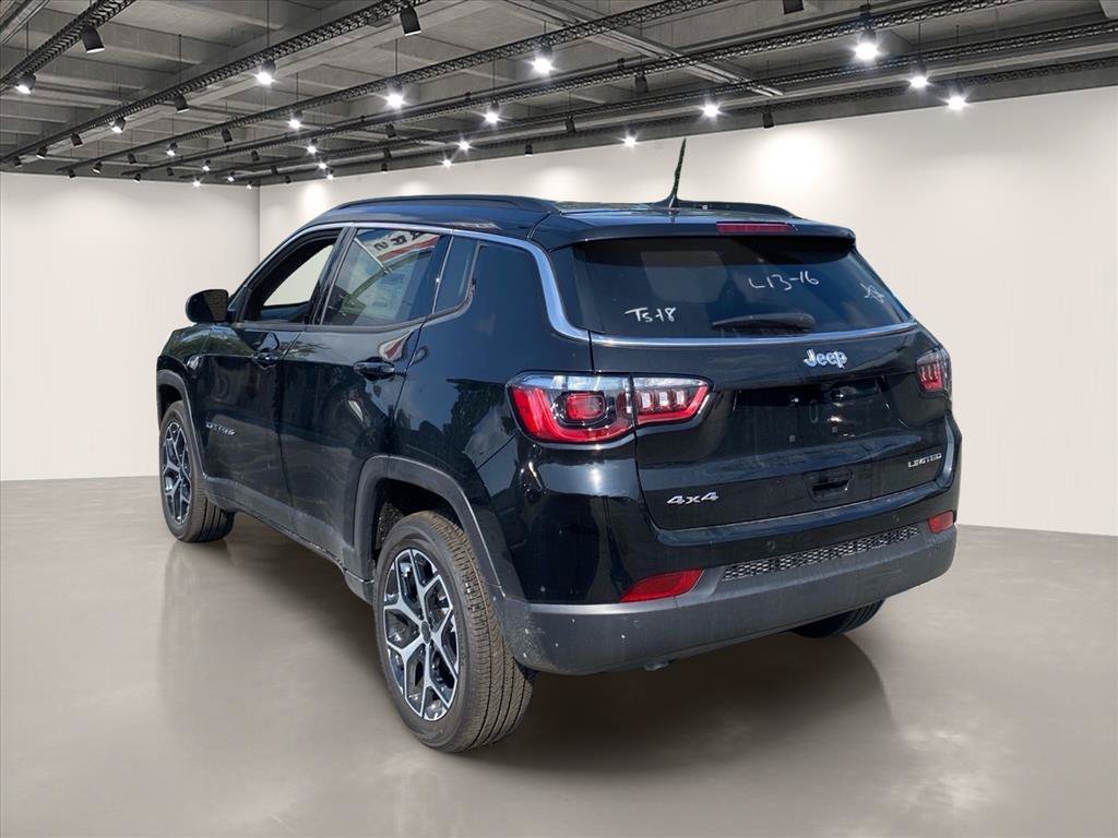 New 2026 Diamond Black Crystal Pearlcoat Jeep Limited image 3
