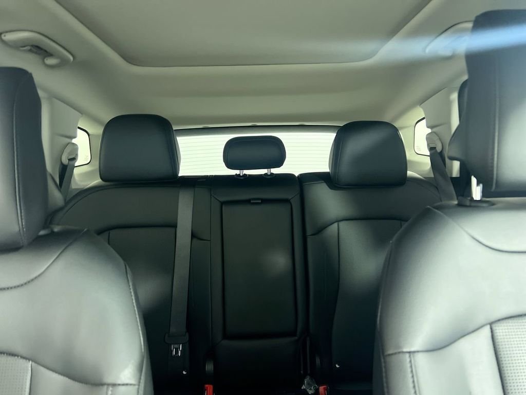New 2026 Glacial White Pearl Kia EX image 33