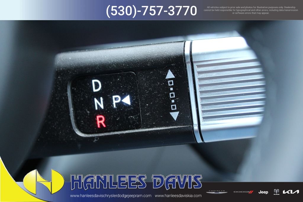 Used 2024 White Hyundai SEL image 29
