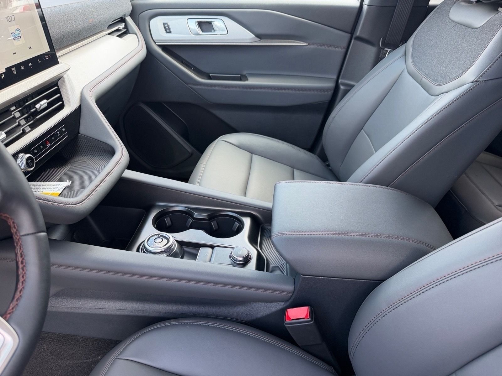 New 2027 Star White Metallic Tri-Coat Ford Active image 12