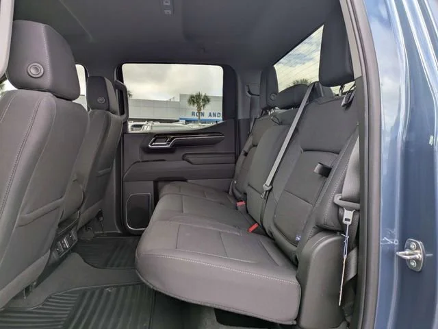 Used 2024 Downpour Metallic GMC Elevation image 14