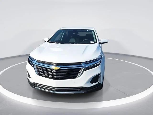 Used 2022 White Chevrolet LT image 3