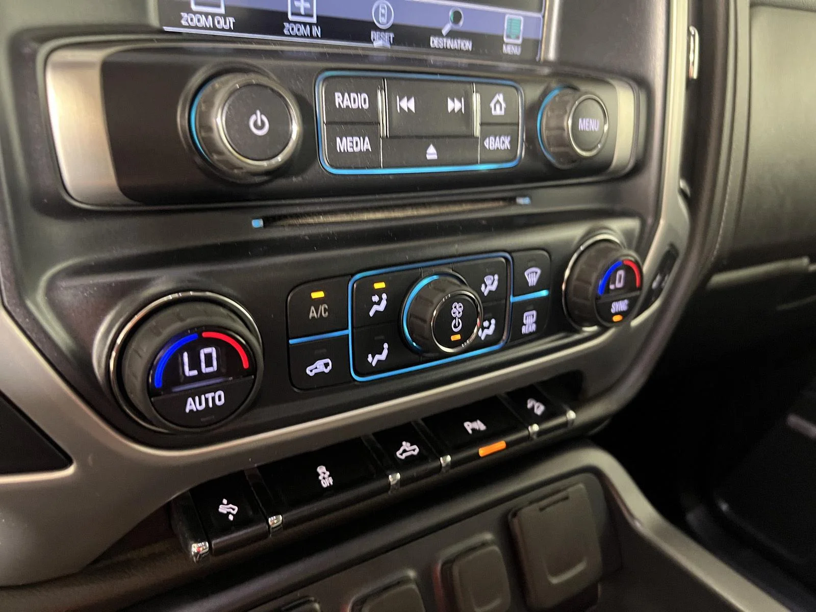 Used 2018 Red Quartz Tintcoat GMC SLT image 19