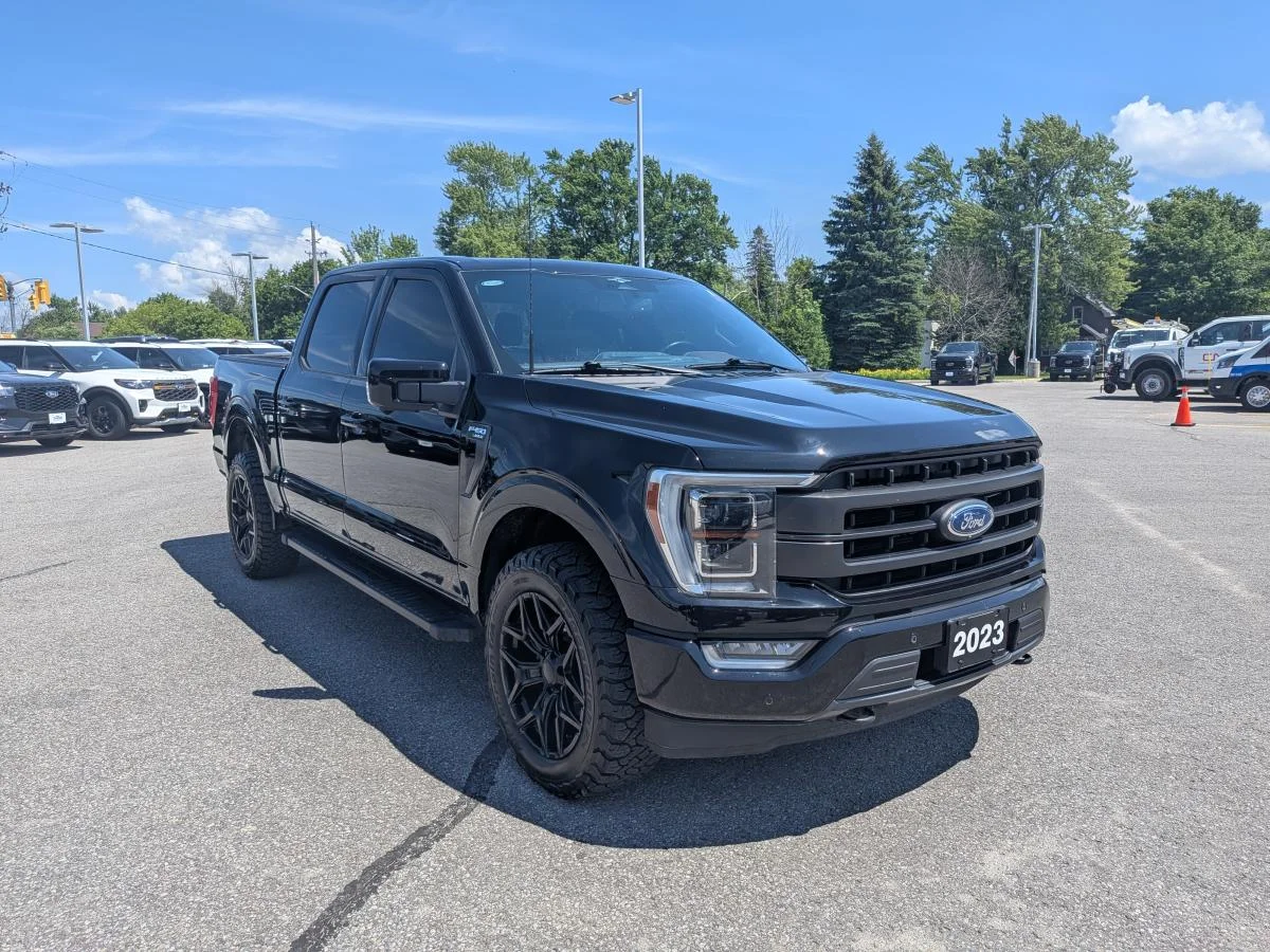 Used 2023 Black Ford Lariat 4wd Supercrew image 3