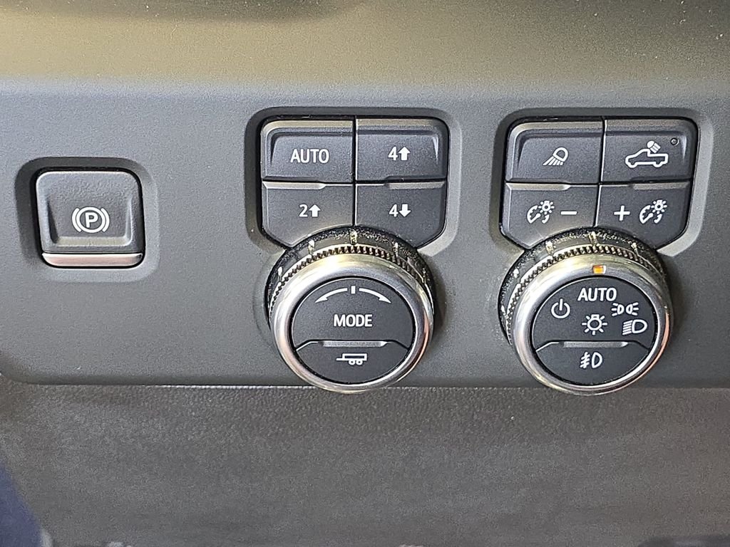 Used 2024 Silver GMC Denali Ultimate image 27