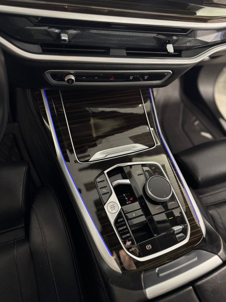 Used 2023 White Metallic BMW xDrive40i image 19