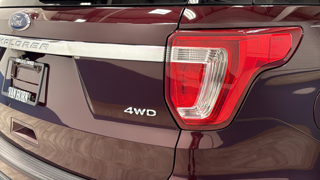 Used 2018 Burgundy Velvet Metallic Tinted Clearcoat Ford XLT image 36