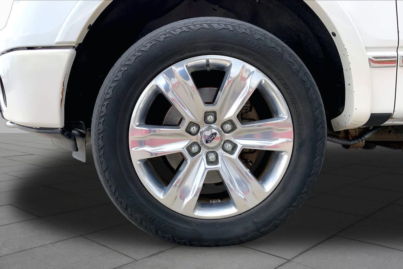 Used 2013 White Platinum Metallic Tri-Coat Ford Platinum image 10