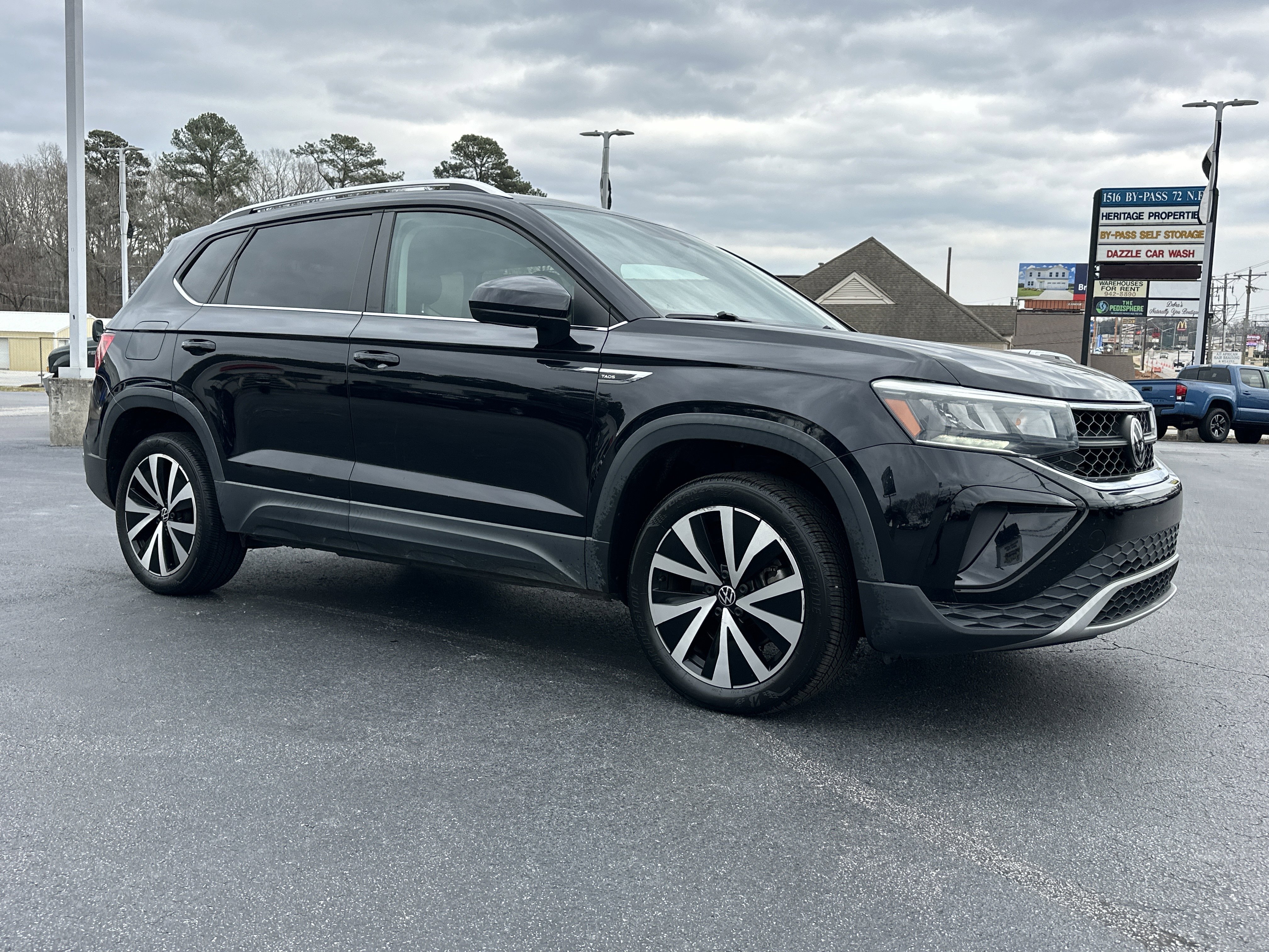 Used 2022 Volkswagen Taos SE with VIN 3VVRX7B21NM014571 for sale in Greenwood, SC