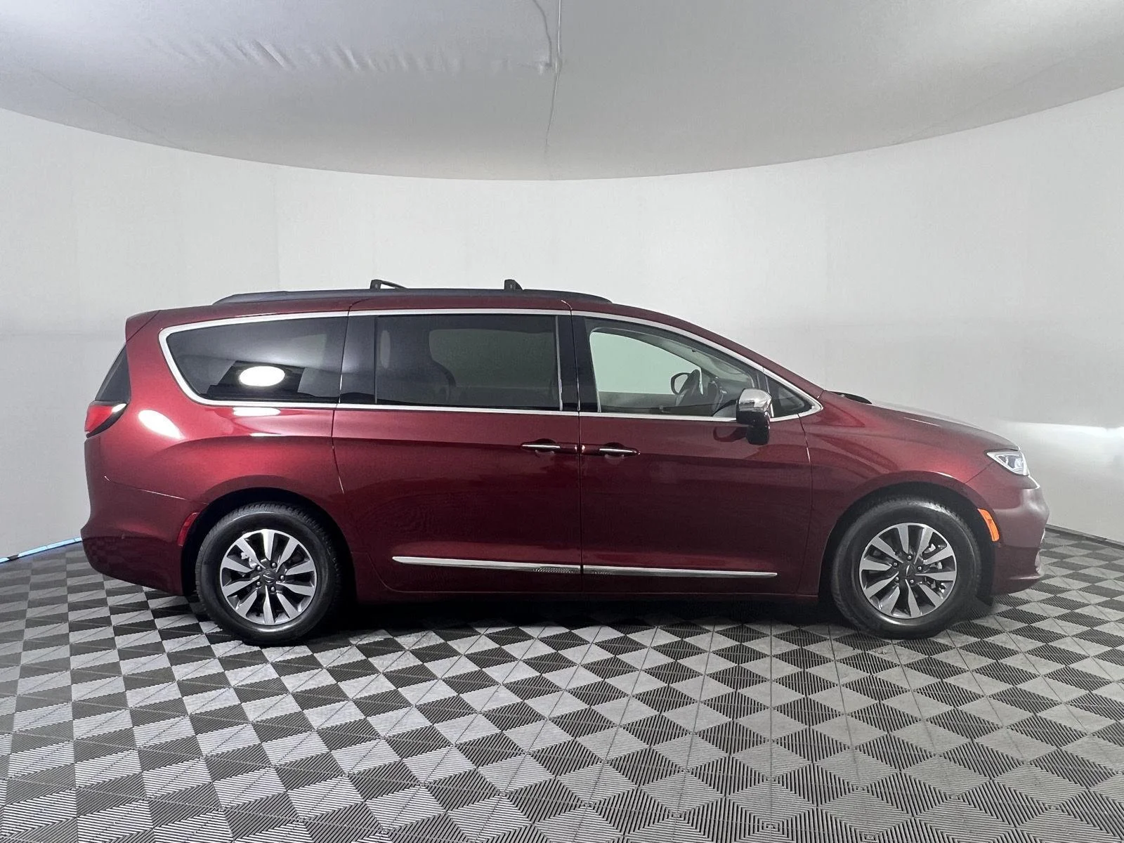 Used 2023 Velvet Red Pearlcoat Chrysler Hybrid Limited image 2