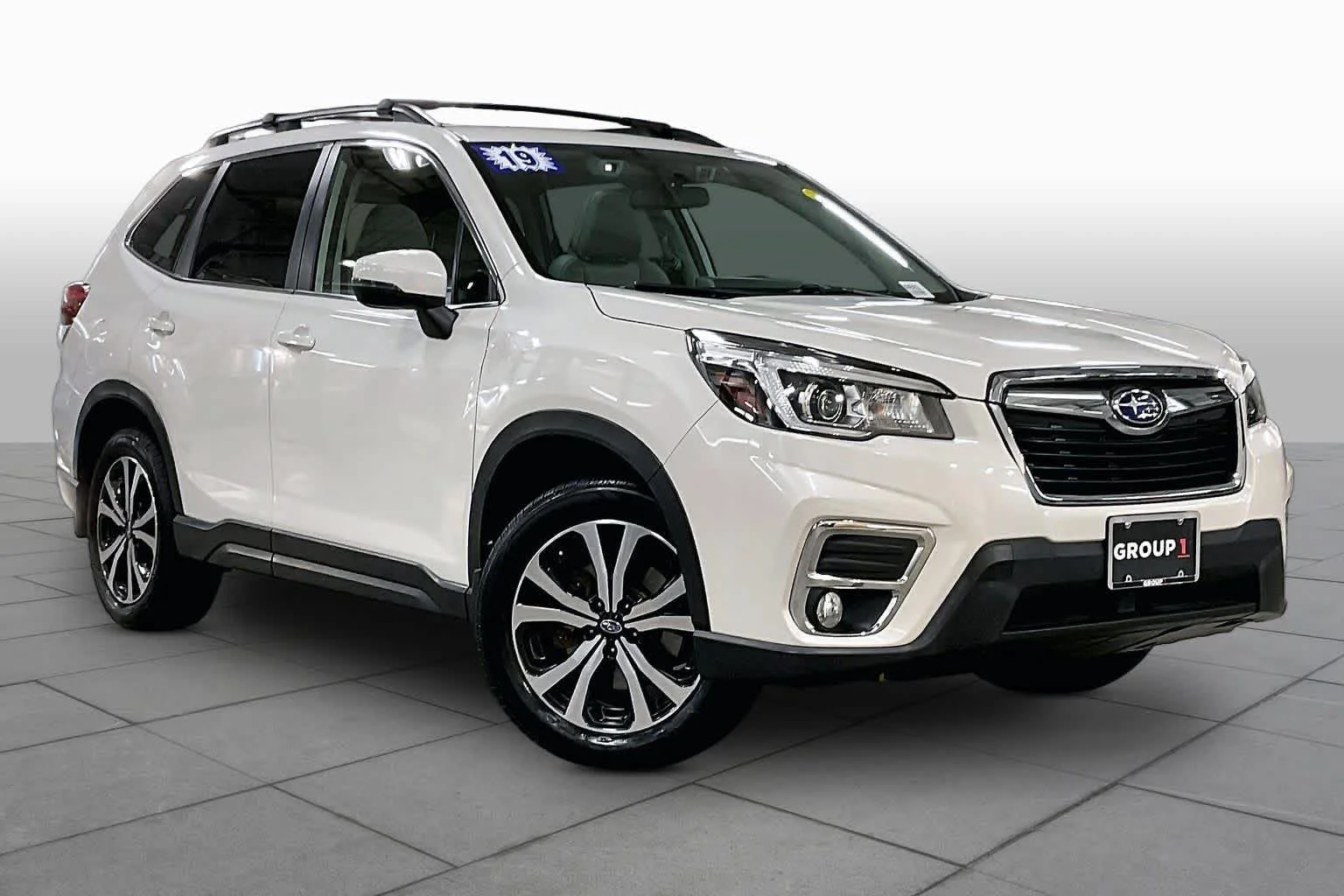 Used 2019 Crystal White Pearl Subaru Limited image 5