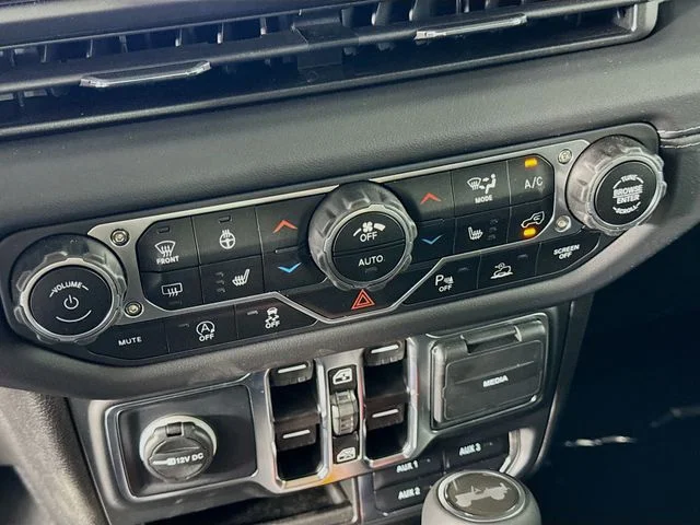 2025 Jeep Wrangler 4-Door Sahara - Photo 16