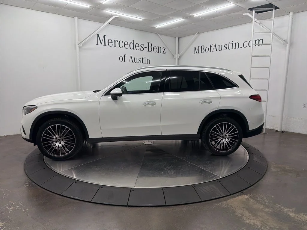 Used 2026 White Mercedes-Benz GLC 300 image 4