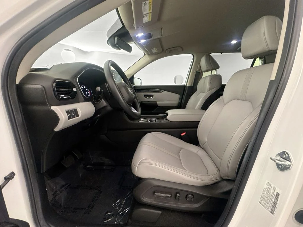 Used 2025  Honda EX-L image 19