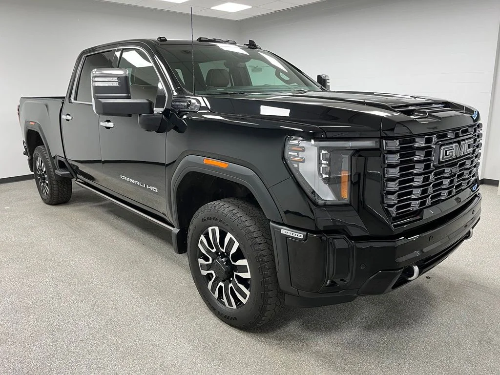 Used 2025 Black GMC Denali Ultimate image 2