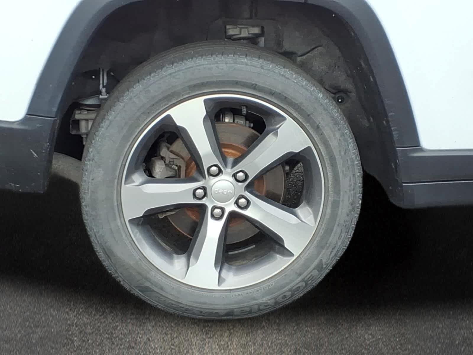 Used 2023 Bright White Clearcoat Jeep Limited image 4