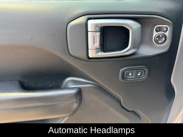 Used 2020 Silver Jeep Unlimited Sport S image 11