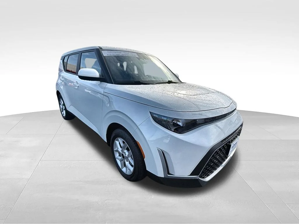Used 2025 White Kia LX image 3