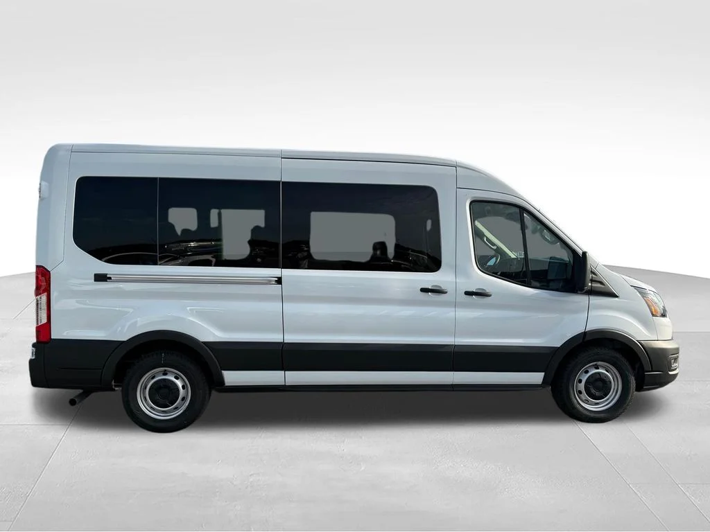 Used 2025 White Ford XL image 27