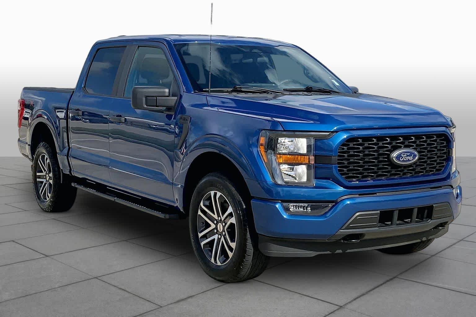 Used 2023 Atlas Blue Metallic Ford XL image 3